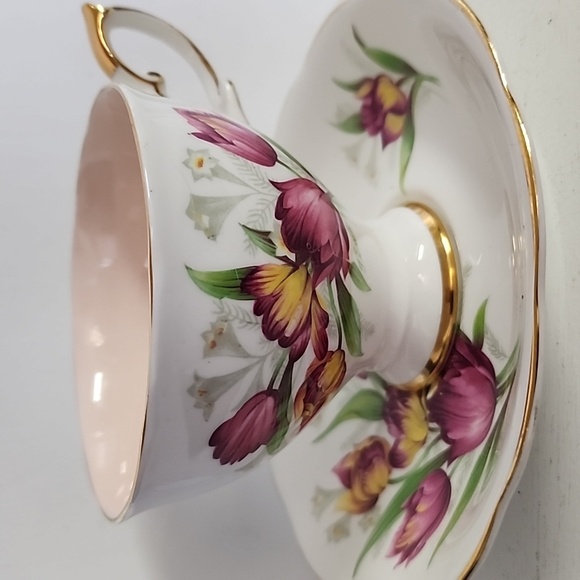 Royal Standard Tea Cup & saucer, Pink on White Pedestal Tea Cup very rare - Picture 8 of 9
